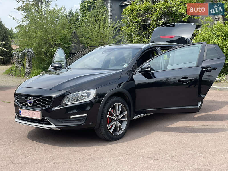 Седан Volvo S60 Cross Country 2017 в Івано-Франківську