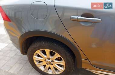 Седан Volvo S60 Cross Country 2016 в 