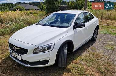 Седан Volvo S60 Cross Country 2017 в Киеве