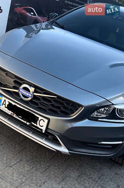 Седан Volvo S60 Cross Country 2016 в Івано-Франківську