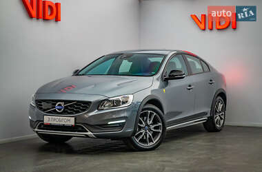 Седан Volvo S60 Cross Country 2018 в Києві