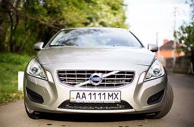 Седан Volvo S60 2013 в Киеве