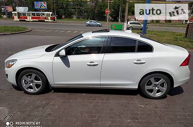 Седан Volvo S60 2012 в Мариуполе