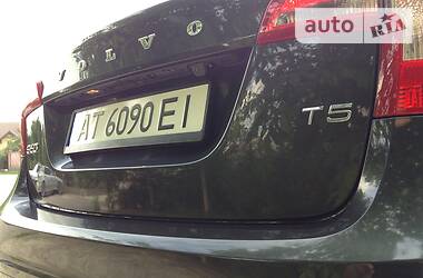 Седан Volvo S60 2013 в 