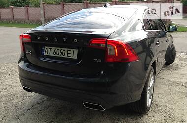 Седан Volvo S60 2013 в 