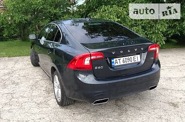 Седан Volvo S60 2013 в 