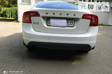 Седан Volvo S60 2012 в 