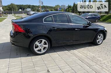 Седан Volvo S60 2011 в Львове