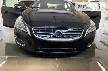 Седан Volvo S60 2012 в Ровно