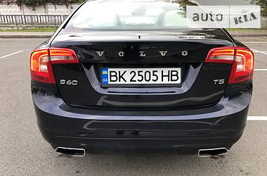 Седан Volvo S60 2016 в Киеве