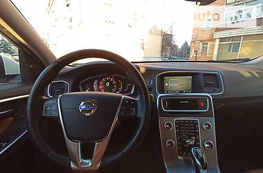 Седан Volvo S60 2016 в Киеве