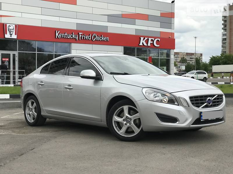 Седан Volvo S60 2011 в Львове