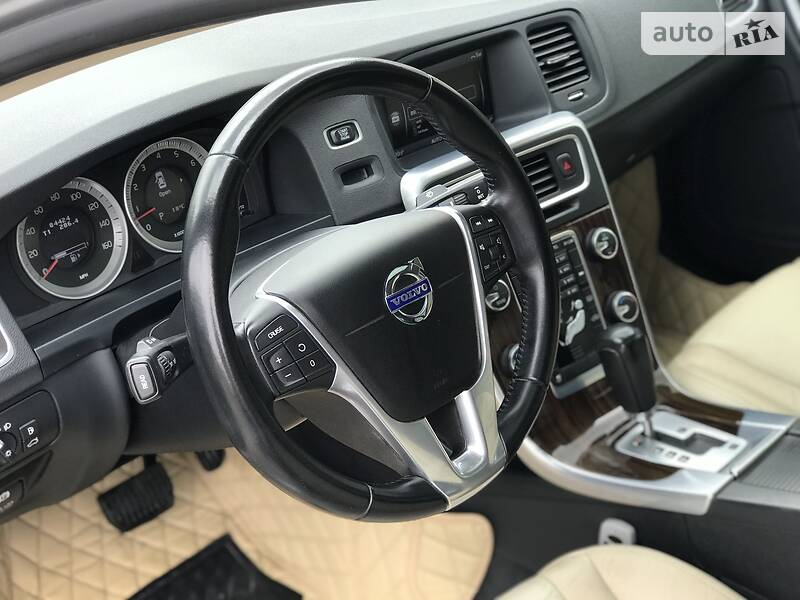 Седан Volvo S60 2011 в Львове