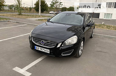 Седан Volvo S60 2012 в Харькове