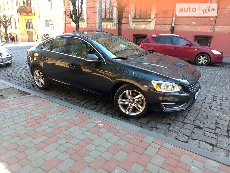 Седан Volvo S60 2014 в Черновцах