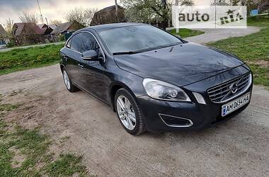 Седан Volvo S60 2012 в Звягеле