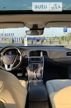 Седан Volvo S60 2016 в Киеве