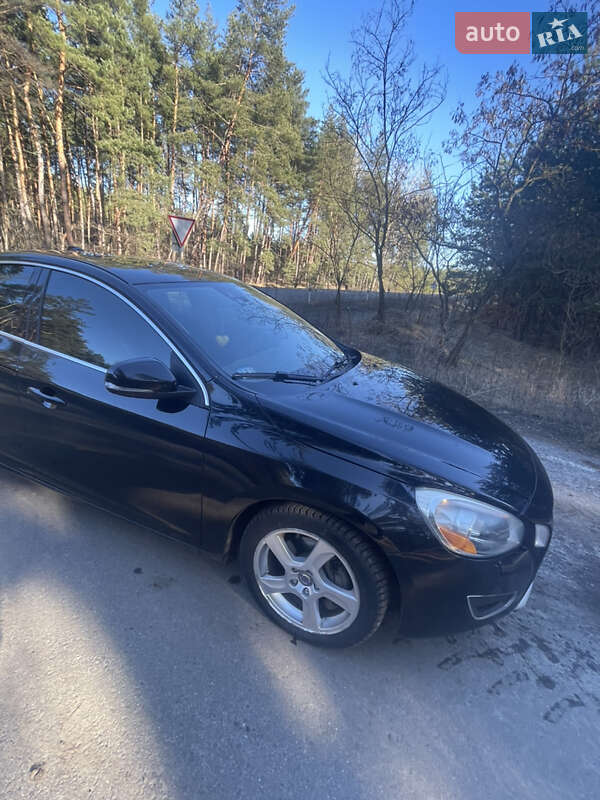 Седан Volvo S60 2011 в Зміїві