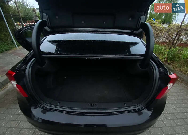 Седан Volvo S60 2015 в Львове