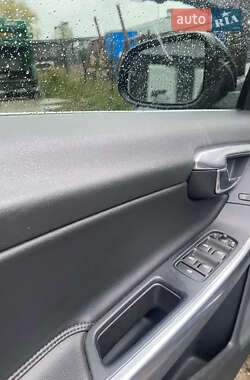 Седан Volvo S60 2015 в 