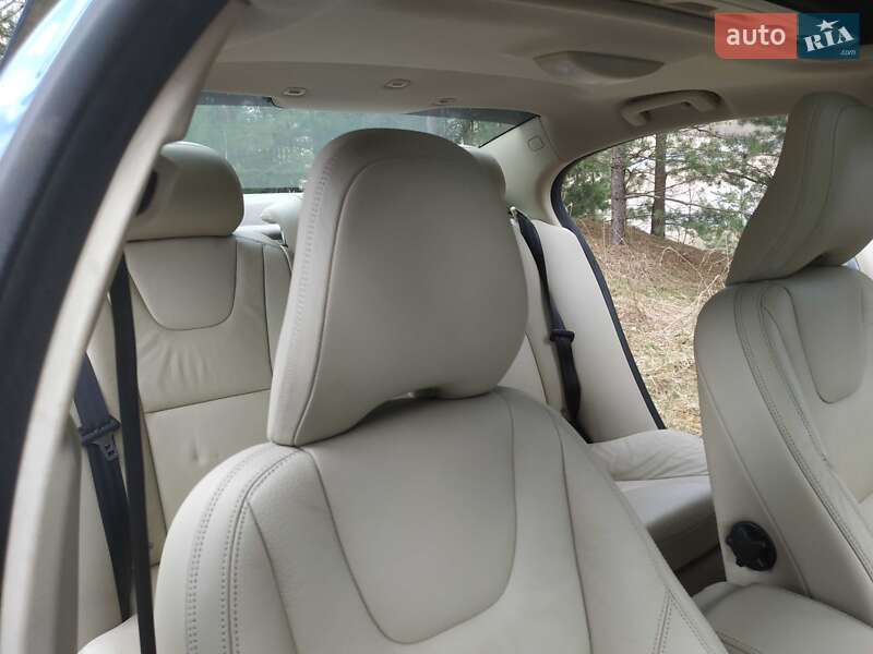 Седан Volvo S60 2013 в Киеве