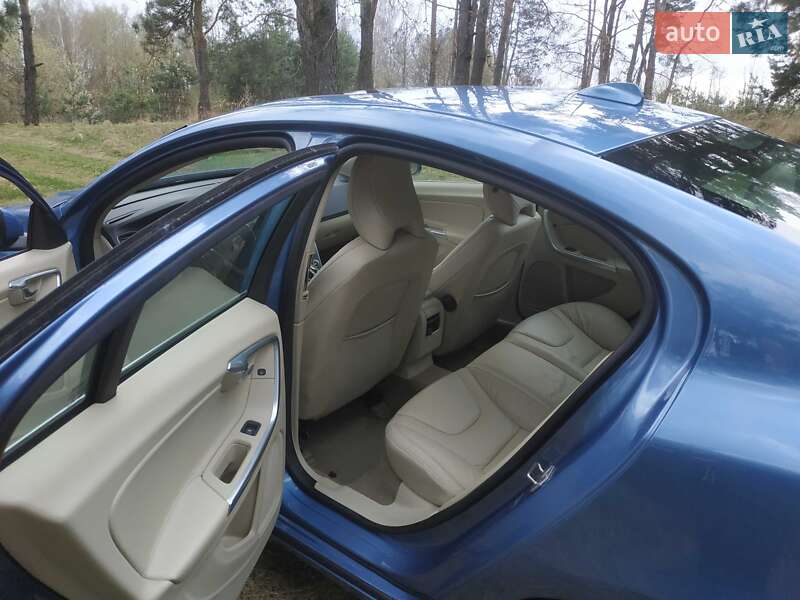 Седан Volvo S60 2013 в Киеве