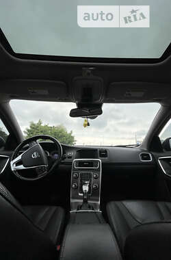 Седан Volvo S60 2013 в 