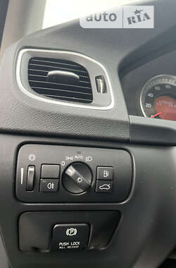 Седан Volvo S60 2013 в 