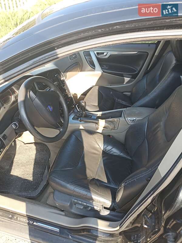 Седан Volvo S60 2006 в Кельменцях