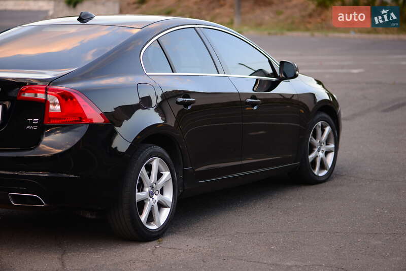 Седан Volvo S60 2015 в Одесі