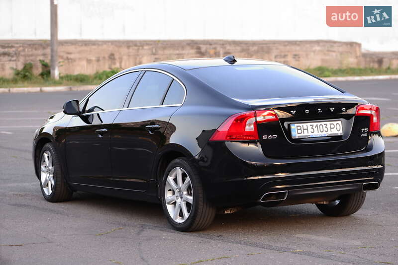 Седан Volvo S60 2015 в Одесі