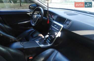 Седан Volvo S60 2013 в 
