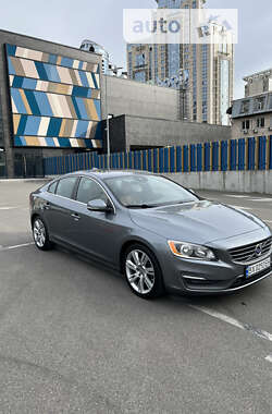 Седан Volvo S60 2015 в Киеве