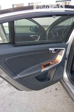 Седан Volvo S60 2016 в 