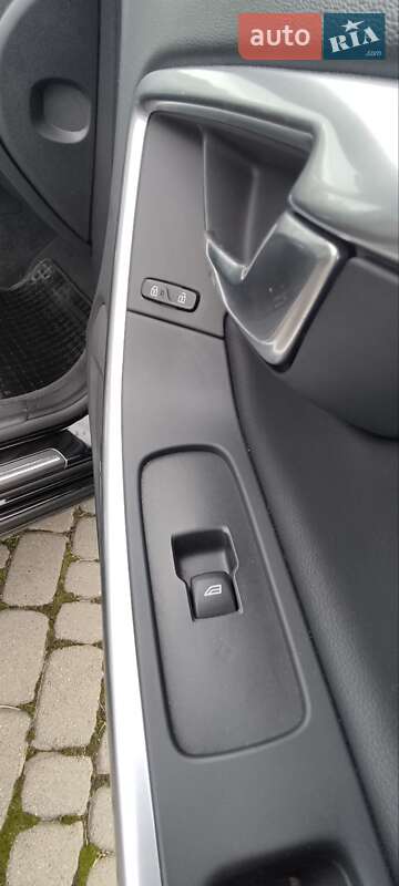 Седан Volvo S60 2016 в Львове