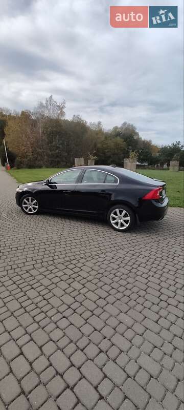 Седан Volvo S60 2016 в Львове
