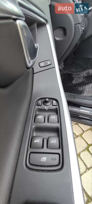 Седан Volvo S60 2016 в Львове