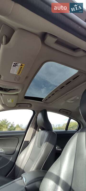 Седан Volvo S60 2016 в Львове