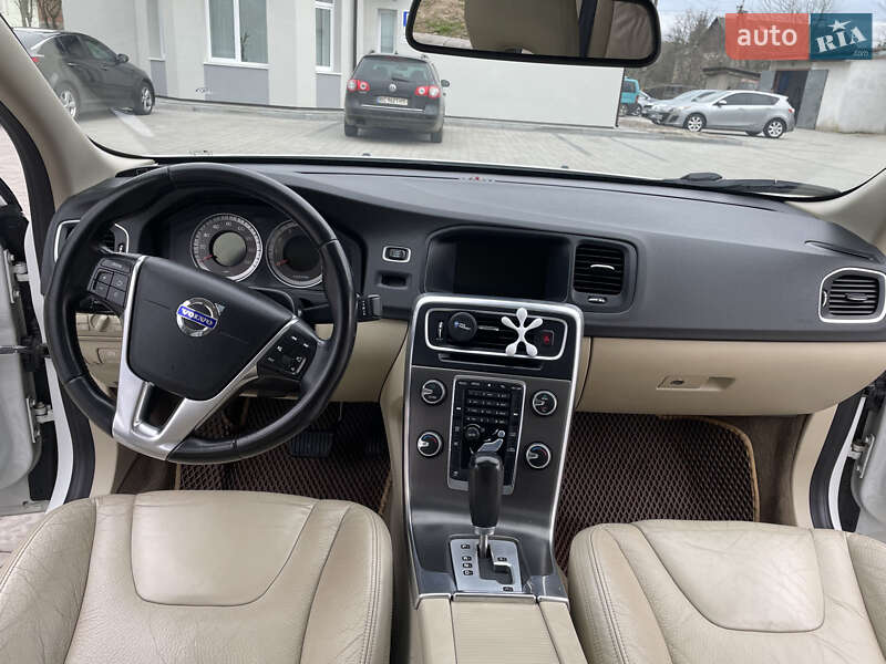 Седан Volvo S60 2012 в Львове