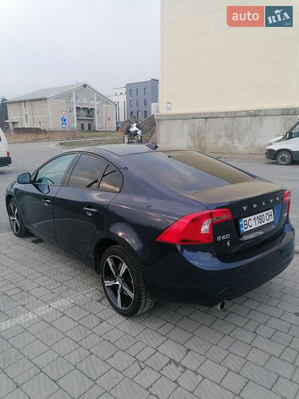 Седан Volvo S60 2014 в Львове