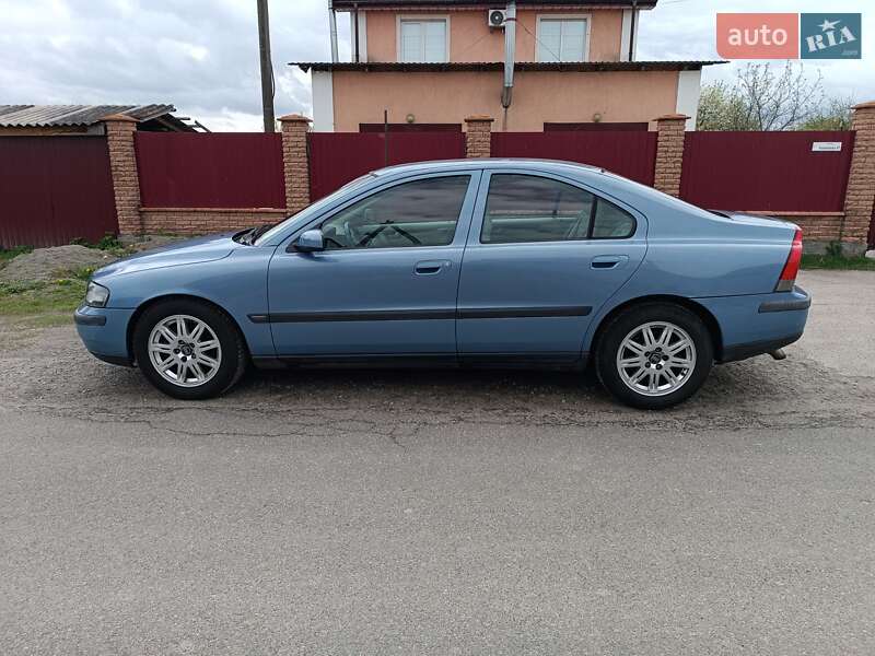 Седан Volvo S60 2003 в Буче