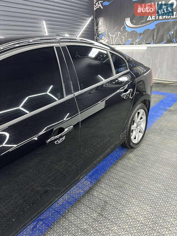 Седан Volvo S60 2013 в Киеве