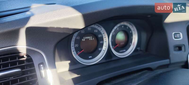 Седан Volvo S60 2013 в Киеве