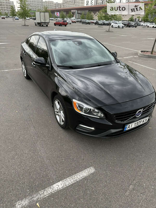 Седан Volvo S60 2016 в Киеве