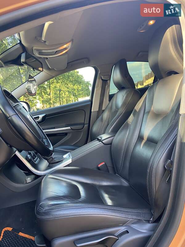 Седан Volvo S60 2013 в Киеве фото 15 Седан Volvo S60 2013 в Киеве