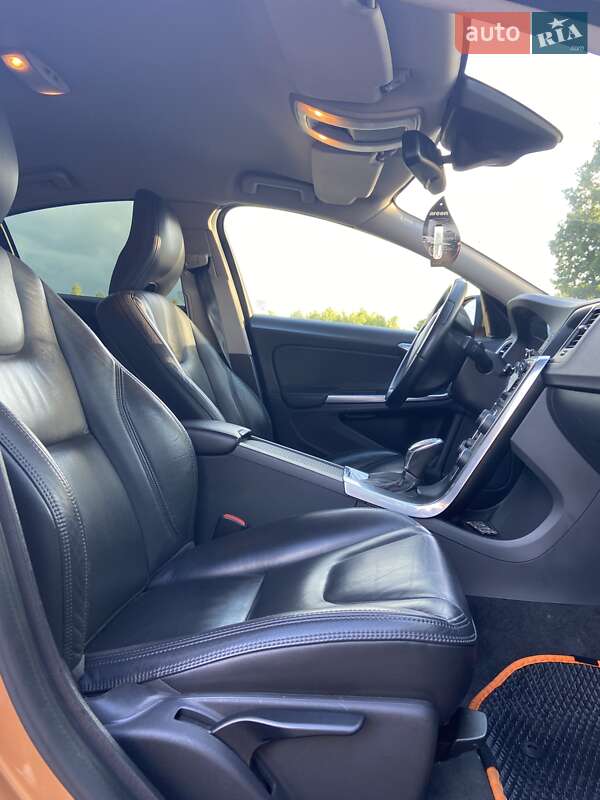 Седан Volvo S60 2013 в Киеве фото 17 Седан Volvo S60 2013 в Киеве