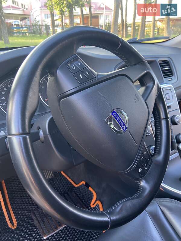 Седан Volvo S60 2013 в Киеве фото 31 Седан Volvo S60 2013 в Киеве