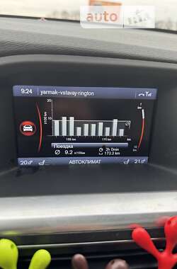 Седан Volvo S60 2012 в 