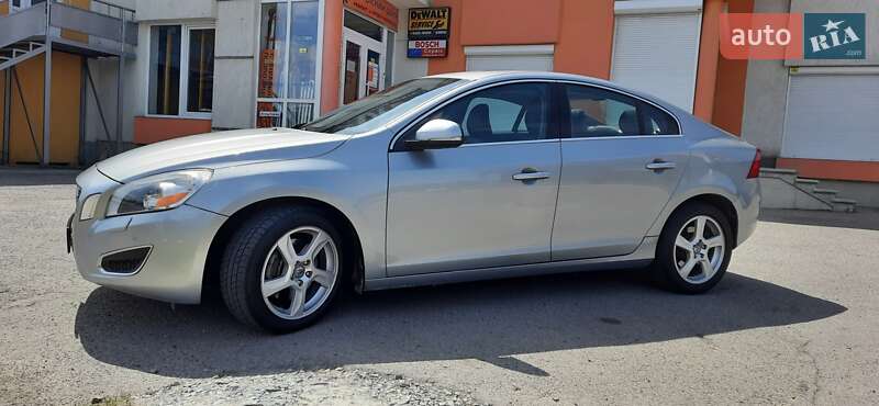 Седан Volvo S60 2012 в Івано-Франківську