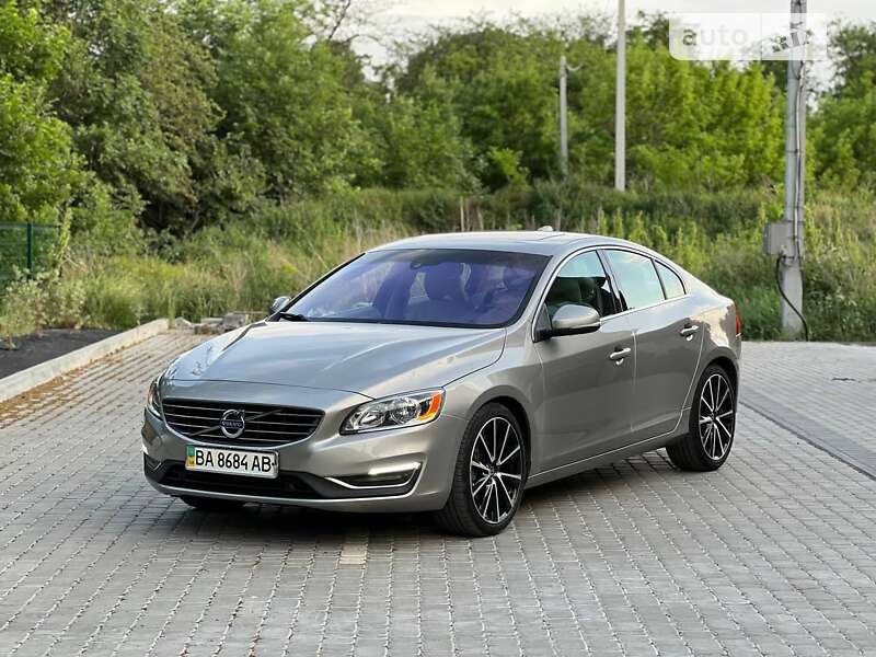 Седан Volvo S60 2015 в Кропивницком